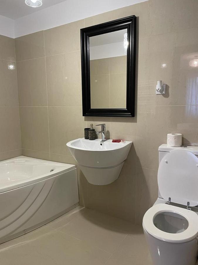 Londof Luxury Apartments - With A Panoramic View Over The City Брашов Екстериор снимка
