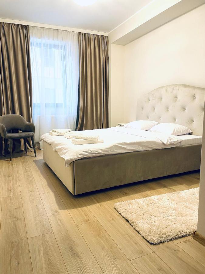 Londof Luxury Apartments - With A Panoramic View Over The City Брашов Екстериор снимка