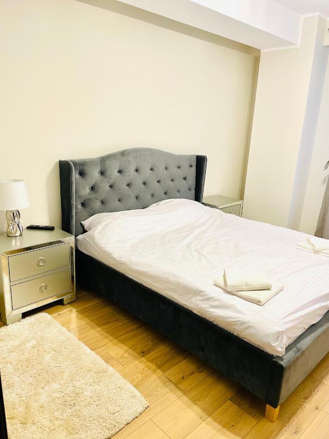 Londof Luxury Apartments - With A Panoramic View Over The City Брашов Екстериор снимка